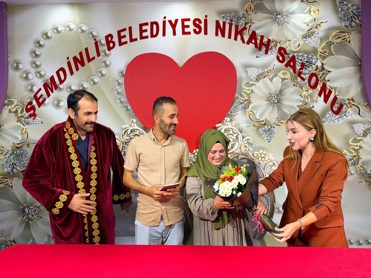Müdür Sevgül Bilgiç, Şemdinli’de Genç Çiftin Nikah Şahidi Oldu